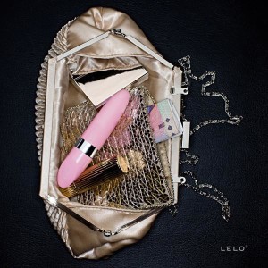 LELO-Mia2-petal-pink-lipstick-vibrator_grande (1)